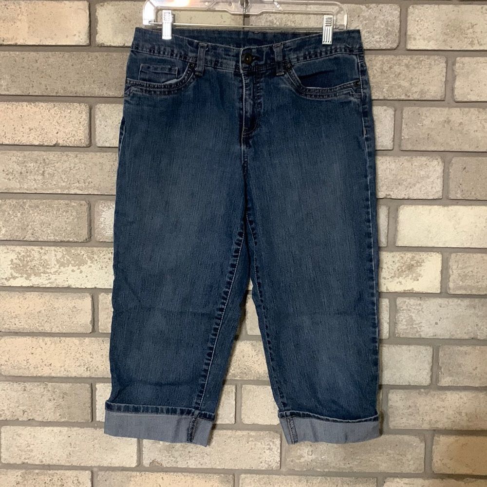 3for$20 Capri jeans size 8